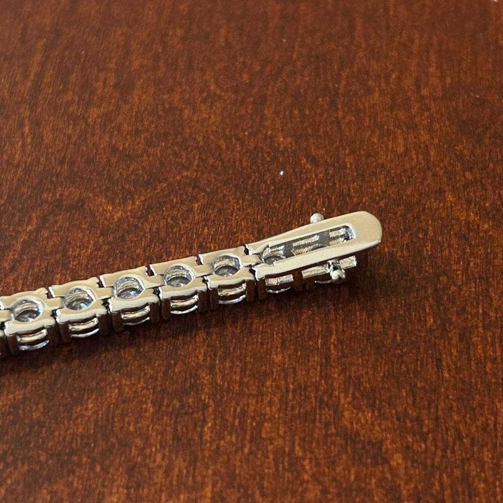 5mm 9 Inch Silver Tennis Bracelet | VVS1 Moissanite - Picture 7 of 7